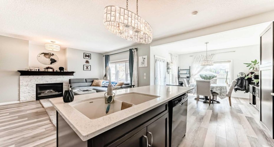 485 Cimarron Boulevard, Okotoks, Alberta T1S 0J6, 4 Bedrooms Bedrooms, ,4 BathroomsBathrooms,Residential,For Sale,Cimarron,A2312658