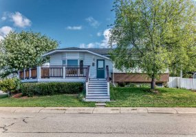 85 Rideau Close, Airdrie, Alberta T4B 1A7, 4 Bedrooms Bedrooms, ,3 BathroomsBathrooms,Residential,For Sale,Rideau,A2310084 85 Rideau Close, Airdrie, Alberta T4B 1A7, 4 Bedrooms Bedrooms, ,3 BathroomsBathrooms,Residential,For Sale,Rideau,A2310084