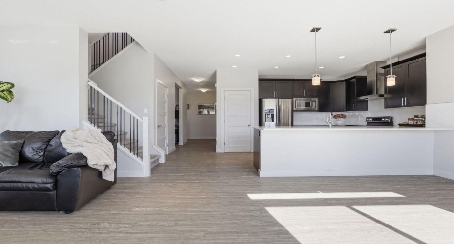 4 Heritage Terrace, Cochrane, Alberta T4C 0Y3, 3 Bedrooms Bedrooms, ,3 BathroomsBathrooms,Residential,For Sale,Heritage,A2313261