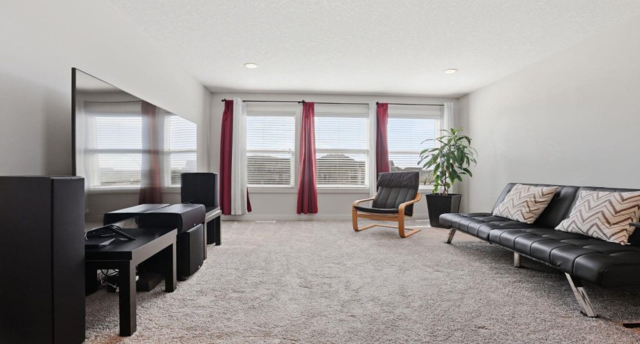 4 Heritage Terrace, Cochrane, Alberta T4C 0Y3, 3 Bedrooms Bedrooms, ,3 BathroomsBathrooms,Residential,For Sale,Heritage,A2313261