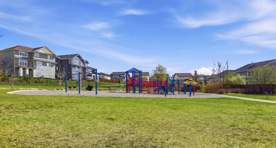 4 Heritage Terrace, Cochrane, Alberta T4C 0Y3, 3 Bedrooms Bedrooms, ,3 BathroomsBathrooms,Residential,For Sale,Heritage,A2313261