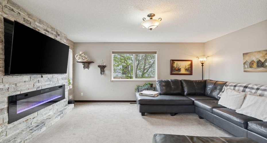48 Westridge Drive, Okotoks, Alberta T1S 1T2, 5 Bedrooms Bedrooms, ,4 BathroomsBathrooms,Residential,For Sale,Westridge,A2309277