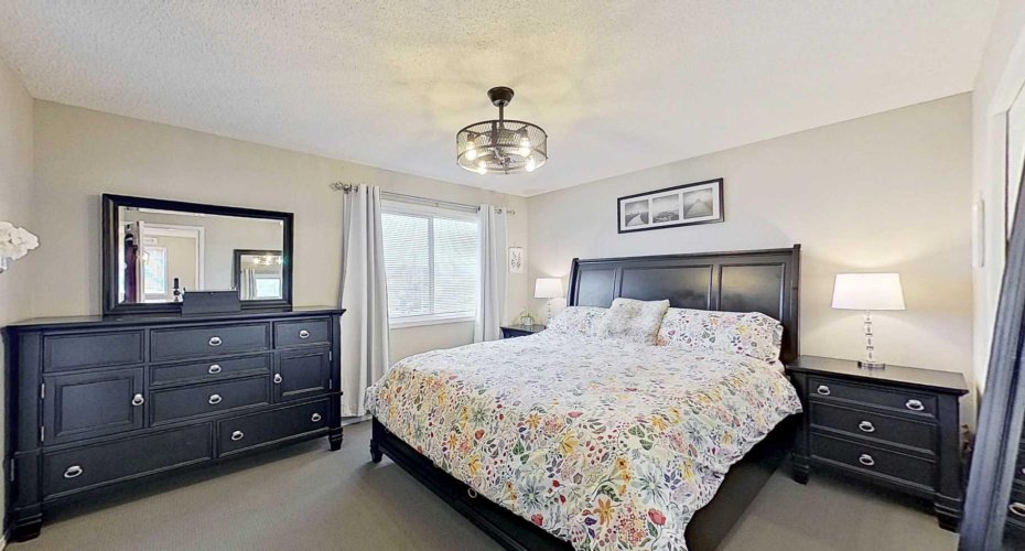 17 Sunset Heights, Cochrane, Alberta T4C 0C7, 4 Bedrooms Bedrooms, ,3 BathroomsBathrooms,Residential,For Sale,Sunset,A2311309