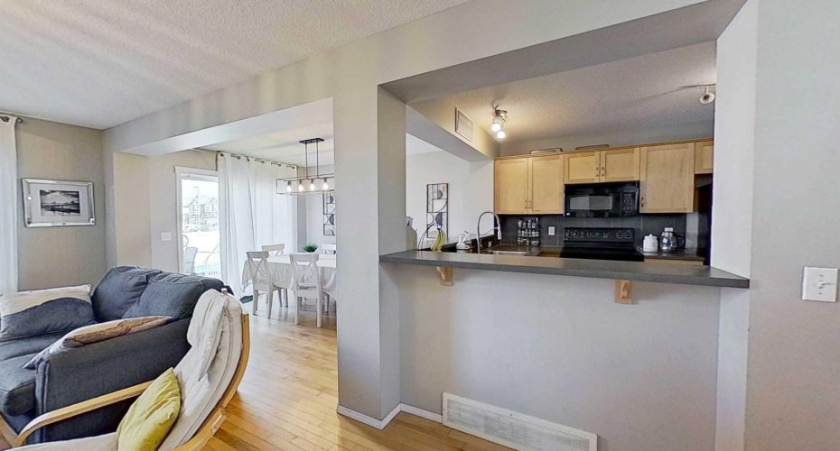 17 Sunset Heights, Cochrane, Alberta T4C 0C7, 4 Bedrooms Bedrooms, ,3 BathroomsBathrooms,Residential,For Sale,Sunset,A2311309