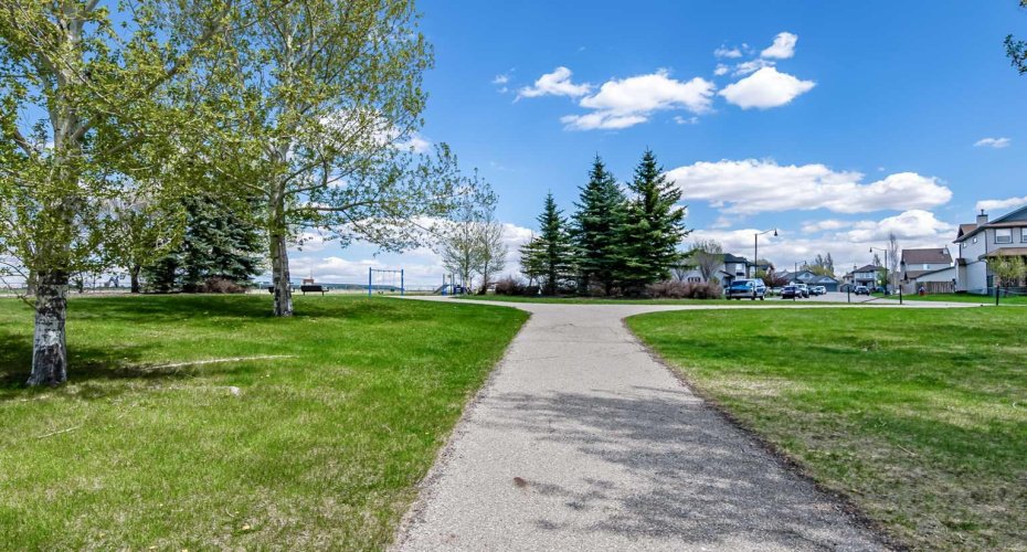 14 Crystal Shores Hill, Okotoks, Alberta T1S 2H7, 4 Bedrooms Bedrooms, ,4 BathroomsBathrooms,Residential,For Sale,Crystal Shores,A2311680