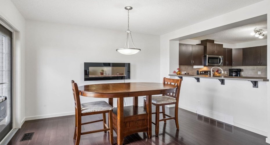 Feel involved with the action in the kitchen with the look through perfect for visiting and spending quility time with family and friends.