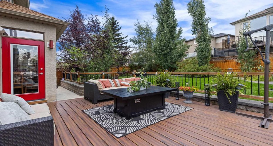 393 Banister Drive, Okotoks, Alberta T1S 1W2, 5 Bedrooms Bedrooms, ,4 BathroomsBathrooms,Residential,For Sale,Banister,A2313699