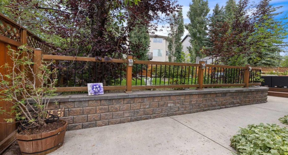 393 Banister Drive, Okotoks, Alberta T1S 1W2, 5 Bedrooms Bedrooms, ,4 BathroomsBathrooms,Residential,For Sale,Banister,A2313699