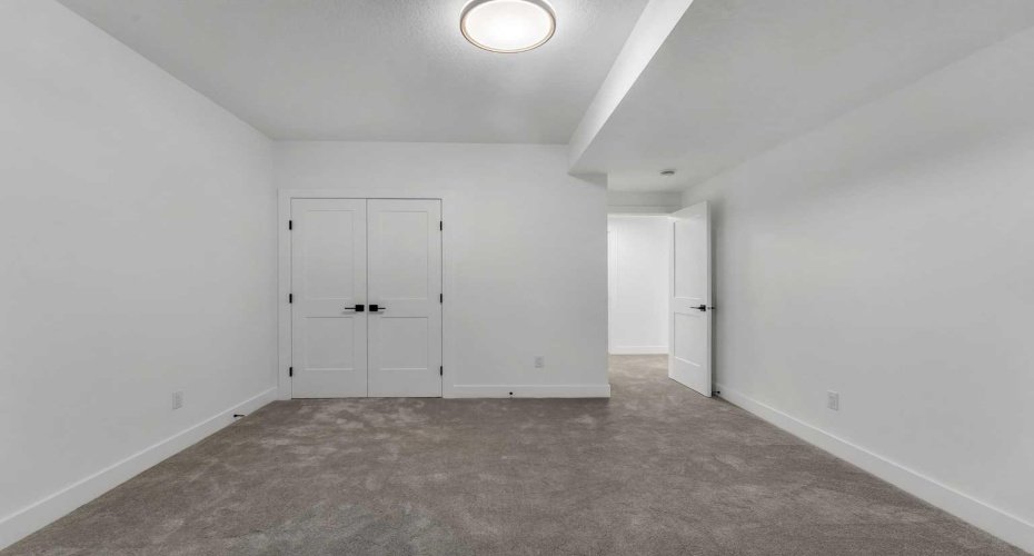 153 Waterford Passage, Chestermere, Alberta T1X 3B6, 6 Bedrooms Bedrooms, ,5 BathroomsBathrooms,Residential,For Sale,Waterford,A2314421