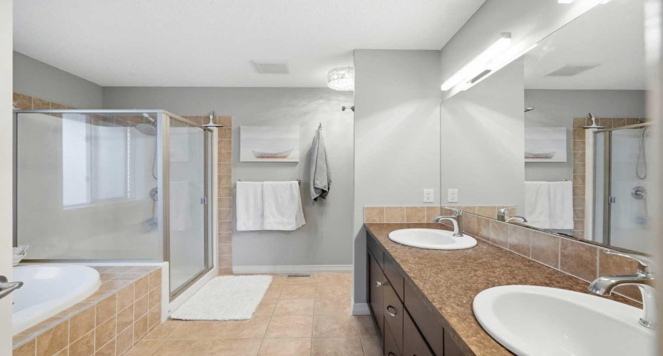 16 Sunset Terrace, Cochrane, Alberta T4C 0G1, 3 Bedrooms Bedrooms, ,4 BathroomsBathrooms,Residential,For Sale,Sunset,A2314785