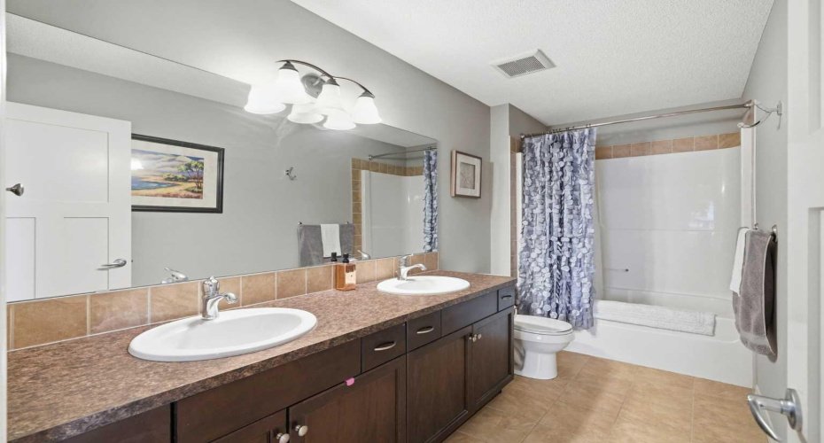 16 Sunset Terrace, Cochrane, Alberta T4C 0G1, 3 Bedrooms Bedrooms, ,4 BathroomsBathrooms,Residential,For Sale,Sunset,A2314785