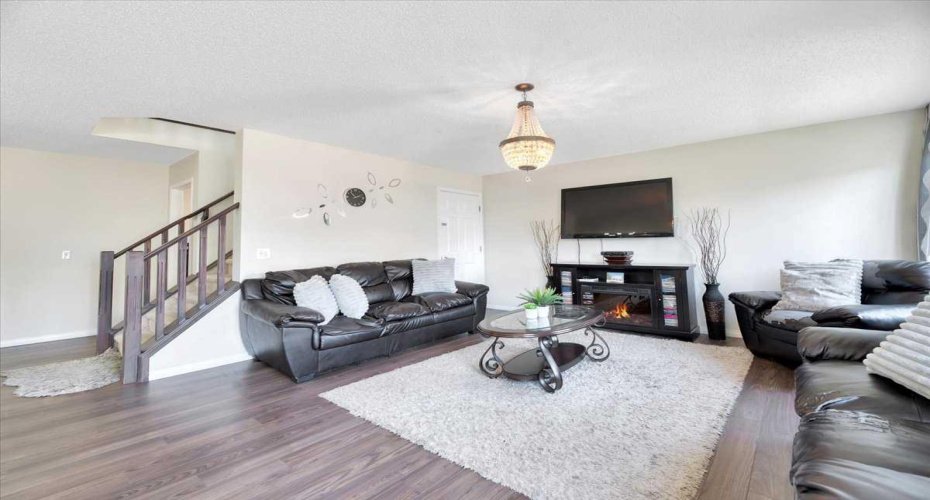 145 Viewpointe Terrace, Chestermere, Alberta T1X0R1, 3 Bedrooms Bedrooms, ,3 BathroomsBathrooms,Residential,For Sale,Viewpointe,A2312076
