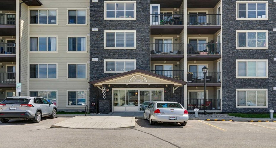 625 Glenbow Drive, Cochrane, Alberta T4C 1E8, 2 Bedrooms Bedrooms, ,2 BathroomsBathrooms,Residential,For Sale,Glenbow,A2314816