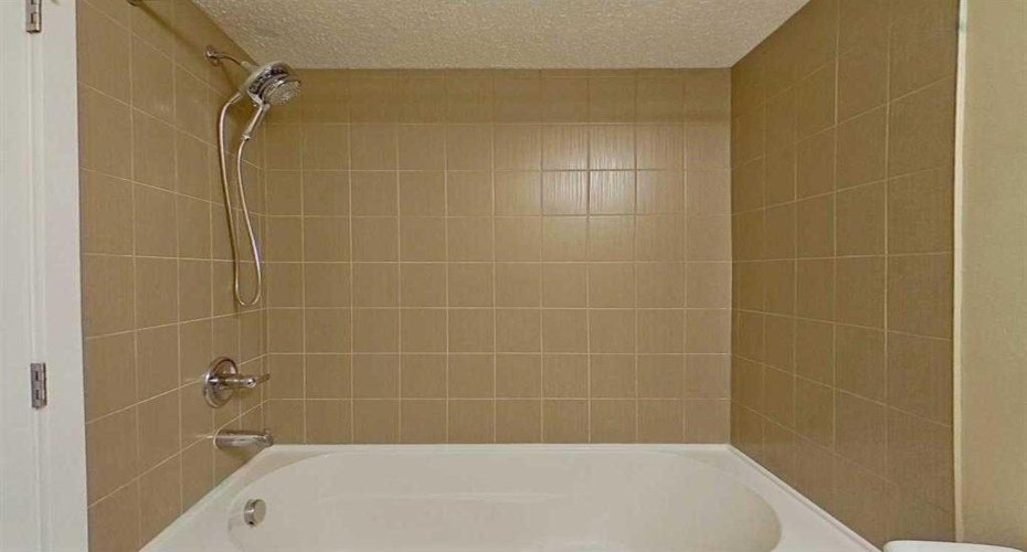 625 Glenbow Drive, Cochrane, Alberta T4C 0S7, 2 Bedrooms Bedrooms, ,2 BathroomsBathrooms,Residential,For Sale,Glenbow,A2313665