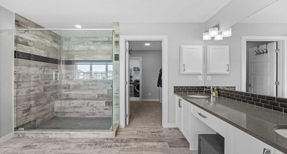 Multi-outlet shower system