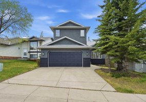 142 Elizabeth Way, Airdrie, Alberta T4B 2H5, 5 Bedrooms Bedrooms, ,4 BathroomsBathrooms,Residential,For Sale,Elizabeth,A2315191
