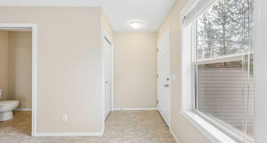 105 Drake Landing Common, Okotoks, Alberta T1S 0C9, 4 Bedrooms Bedrooms, ,3 BathroomsBathrooms,Residential,For Sale,Drake Landing,A2315297