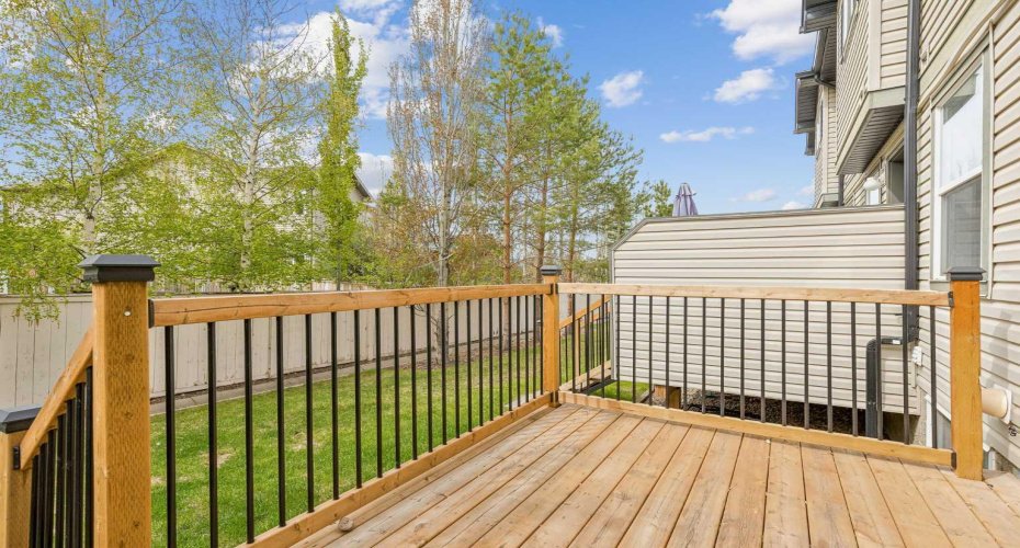 105 Drake Landing Common, Okotoks, Alberta T1S 0C9, 4 Bedrooms Bedrooms, ,3 BathroomsBathrooms,Residential,For Sale,Drake Landing,A2315297