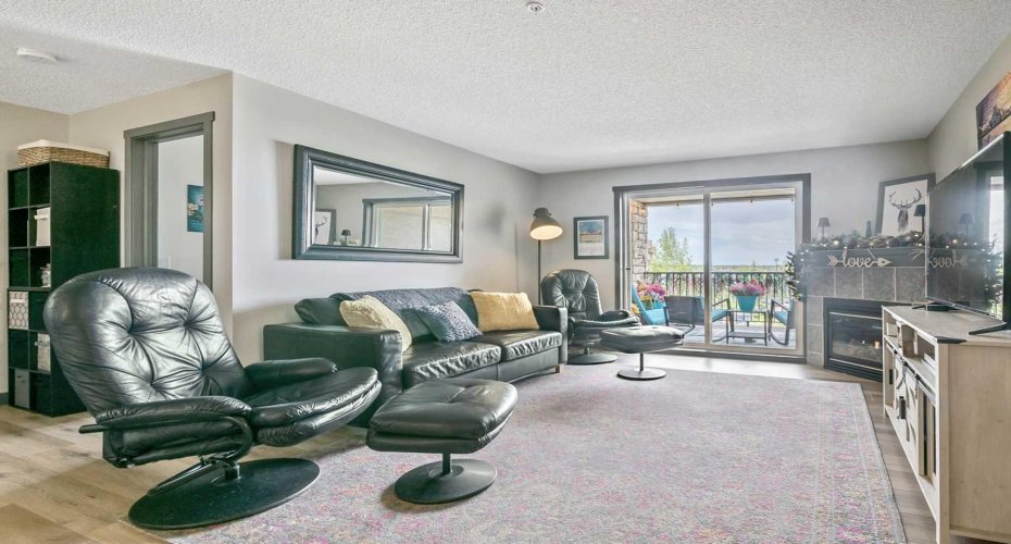 12 Cimarron Common, Okotoks, Alberta T1S 2G1, 2 Bedrooms Bedrooms, ,2 BathroomsBathrooms,Residential,For Sale,Cimarron,A2315381