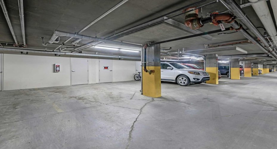 Underground stall with storage at rear