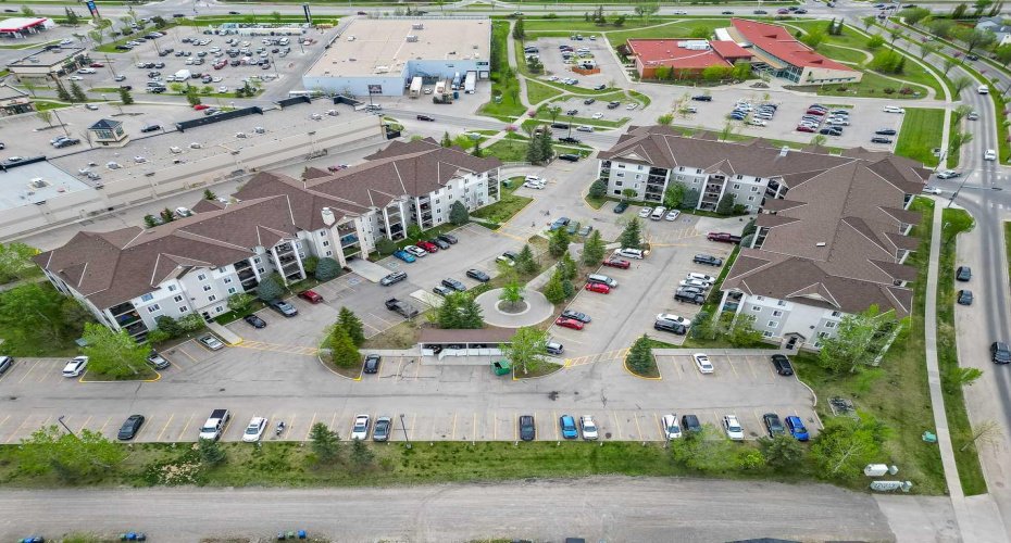 12 Cimarron Common, Okotoks, Alberta T1S 2G1, 2 Bedrooms Bedrooms, ,2 BathroomsBathrooms,Residential,For Sale,Cimarron,A2315381