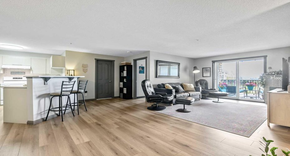 12 Cimarron Common, Okotoks, Alberta T1S 2G1, 2 Bedrooms Bedrooms, ,2 BathroomsBathrooms,Residential,For Sale,Cimarron,A2315381
