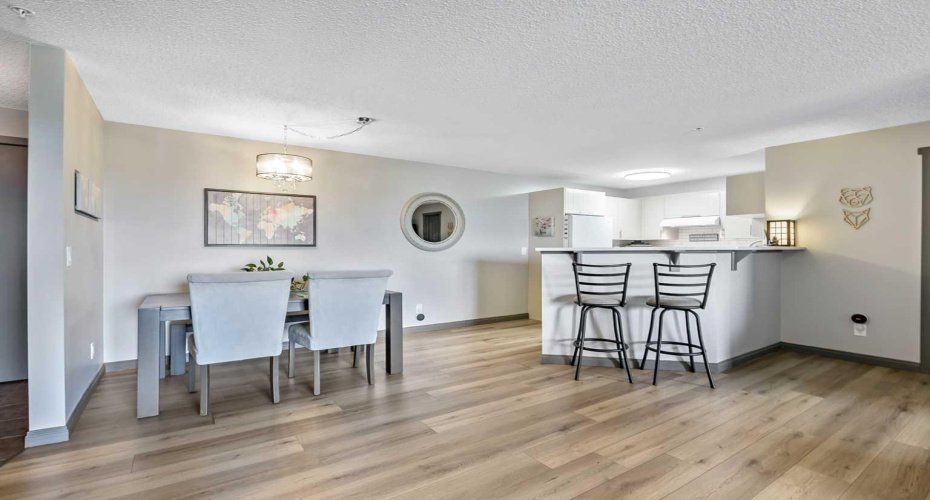 12 Cimarron Common, Okotoks, Alberta T1S 2G1, 2 Bedrooms Bedrooms, ,2 BathroomsBathrooms,Residential,For Sale,Cimarron,A2315381