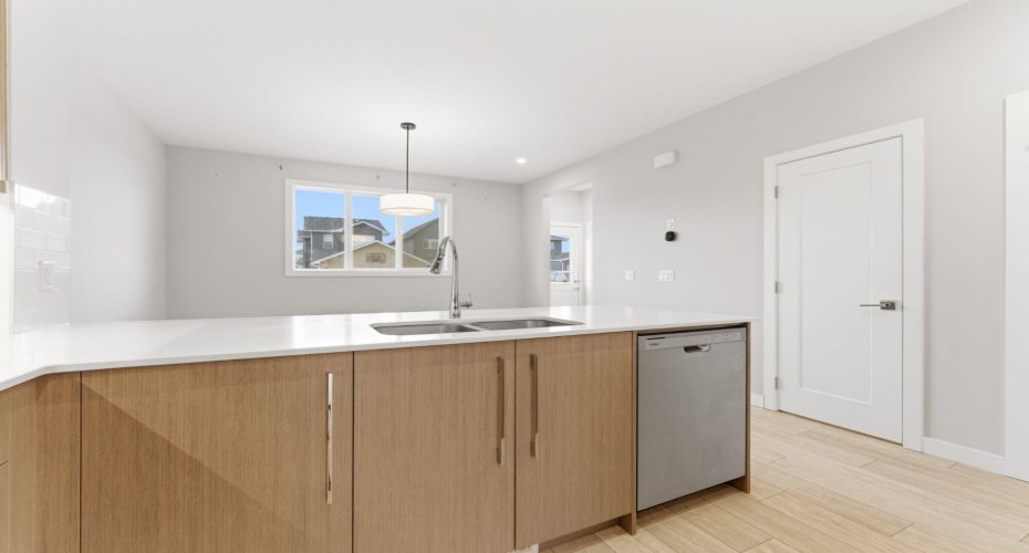 1060 West Lakeview Drive, Chestermere, Alberta T1X 2T3, 3 Bedrooms Bedrooms, ,3 BathroomsBathrooms,Residential,For Sale,West Lakeview,A2314427