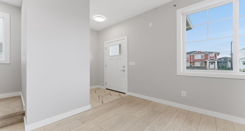 1060 West Lakeview Drive, Chestermere, Alberta T1X 2T3, 3 Bedrooms Bedrooms, ,3 BathroomsBathrooms,Residential,For Sale,West Lakeview,A2314427