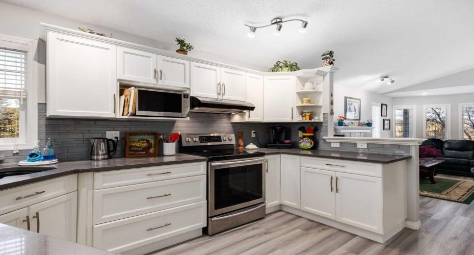 138 West Creek Springs, Chestermere, Alberta T1X 1N8, 4 Bedrooms Bedrooms, ,3 BathroomsBathrooms,Residential,For Sale,West Creek,A2313313