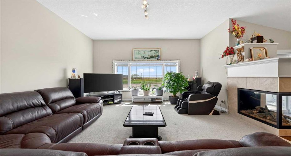 248 Rainbow Falls Way, Chestermere, Alberta T1X 0S9, 4 Bedrooms Bedrooms, ,3 BathroomsBathrooms,Residential,For Sale,Rainbow Falls,A2315501