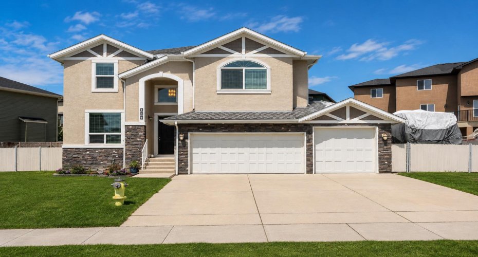 184 Magenta Crescent, Chestermere, Alberta T1X 0K9, 4 Bedrooms Bedrooms, ,4 BathroomsBathrooms,Residential,For Sale,Magenta,A2315578