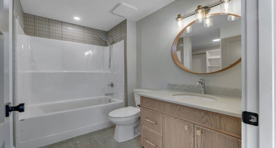 Main floor Ensuite