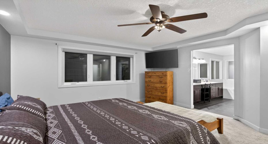 9 Westridge Way, Okotoks, Alberta T1S 0K1, 4 Bedrooms Bedrooms, ,4 BathroomsBathrooms,Residential,For Sale,Westridge,A2314550