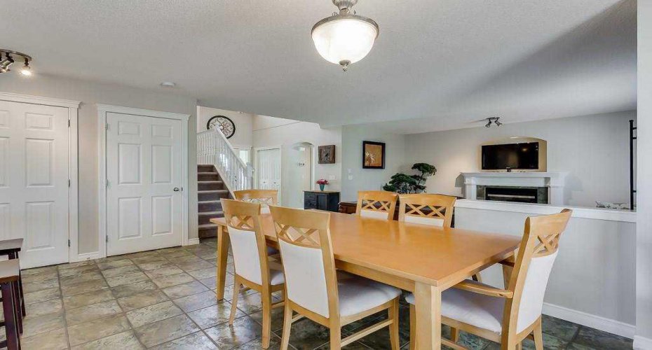 249 West Lakeview Place, Chestermere, Alberta T1X1K4, 3 Bedrooms Bedrooms, ,4 BathroomsBathrooms,Residential,For Sale,West Lakeview,A2314894