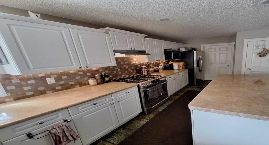 249 West Lakeview Place, Chestermere, Alberta T1X1K4, 3 Bedrooms Bedrooms, ,4 BathroomsBathrooms,Residential,For Sale,West Lakeview,A2314894