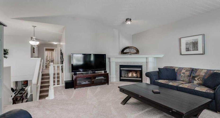 249 West Lakeview Place, Chestermere, Alberta T1X1K4, 3 Bedrooms Bedrooms, ,4 BathroomsBathrooms,Residential,For Sale,West Lakeview,A2314894