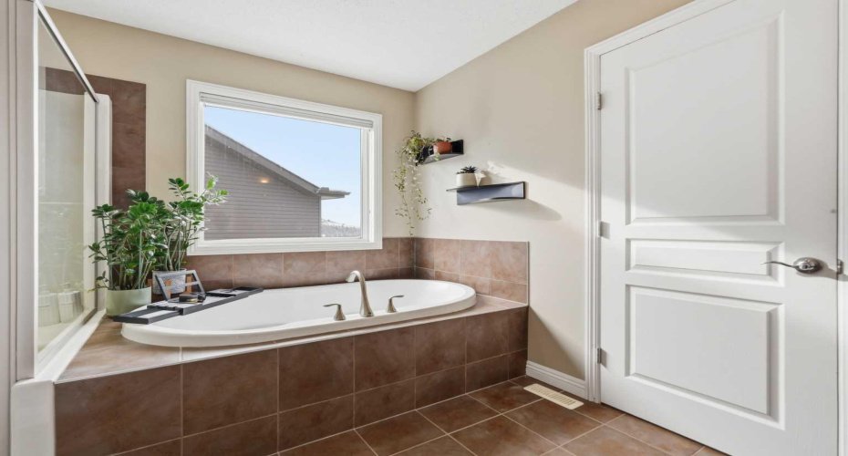 99 Sunset View, Cochrane, Alberta T4C 0E8, 4 Bedrooms Bedrooms, ,4 BathroomsBathrooms,Residential,For Sale,Sunset,A2316086