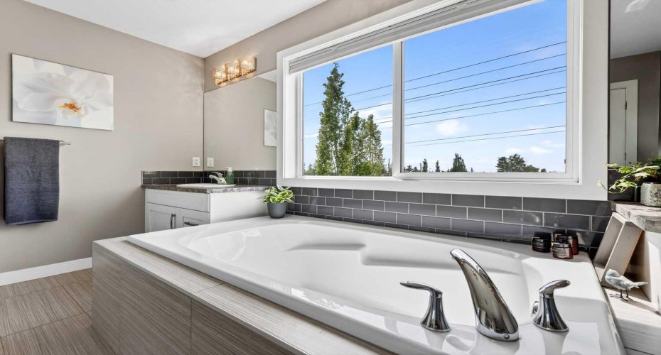 236 Aspenmere Circle, Chestermere, Alberta T1X 0T6, 3 Bedrooms Bedrooms, ,3 BathroomsBathrooms,Residential,For Sale,Aspenmere,A2314768