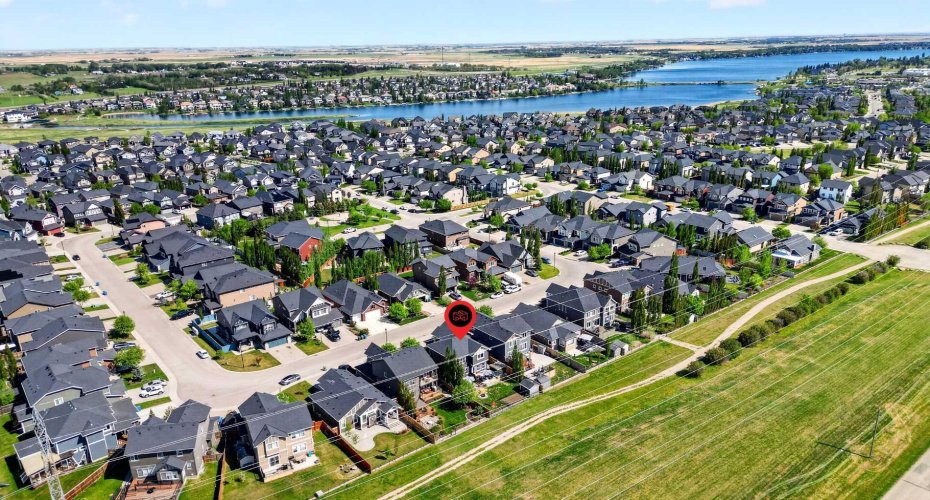 236 Aspenmere Circle, Chestermere, Alberta T1X 0T6, 3 Bedrooms Bedrooms, ,3 BathroomsBathrooms,Residential,For Sale,Aspenmere,A2314768