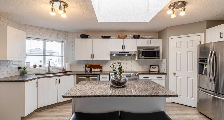 79 West Lakeview Passage, Chestermere, Alberta T1X 1E7, 3 Bedrooms Bedrooms, ,2 BathroomsBathrooms,Residential,For Sale,West Lakeview,A2314882