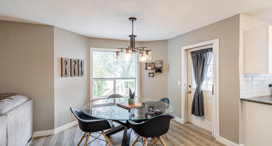 79 West Lakeview Passage, Chestermere, Alberta T1X 1E7, 3 Bedrooms Bedrooms, ,2 BathroomsBathrooms,Residential,For Sale,West Lakeview,A2314882