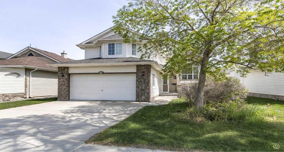 79 West Lakeview Passage, Chestermere, Alberta T1X 1E7, 3 Bedrooms Bedrooms, ,2 BathroomsBathrooms,Residential,For Sale,West Lakeview,A2314882