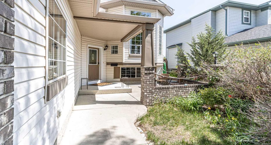 79 West Lakeview Passage, Chestermere, Alberta T1X 1E7, 3 Bedrooms Bedrooms, ,2 BathroomsBathrooms,Residential,For Sale,West Lakeview,A2314882
