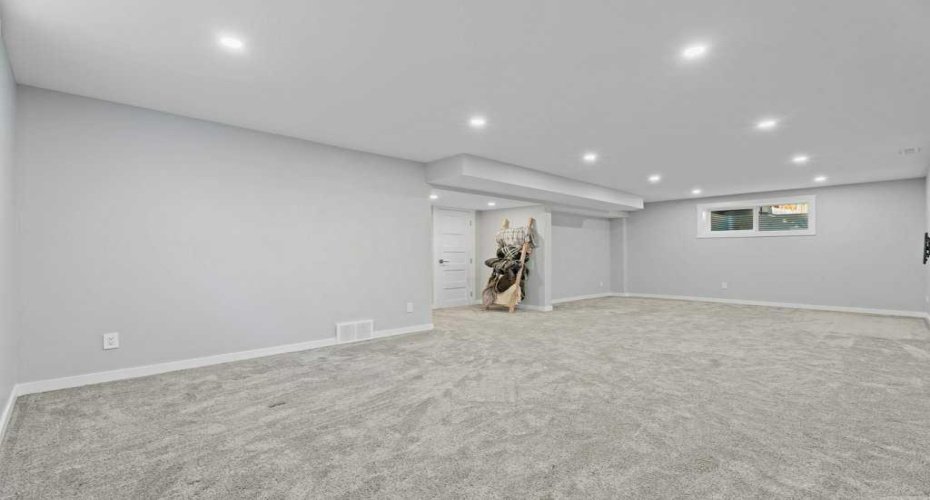 100 Drake Landing Common, Okotoks, Alberta T1S 2M7, 5 Bedrooms Bedrooms, ,4 BathroomsBathrooms,Residential,For Sale,Drake Landing,A2315585