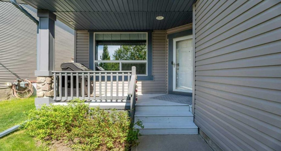 100 Drake Landing Common, Okotoks, Alberta T1S 2M7, 5 Bedrooms Bedrooms, ,4 BathroomsBathrooms,Residential,For Sale,Drake Landing,A2315585