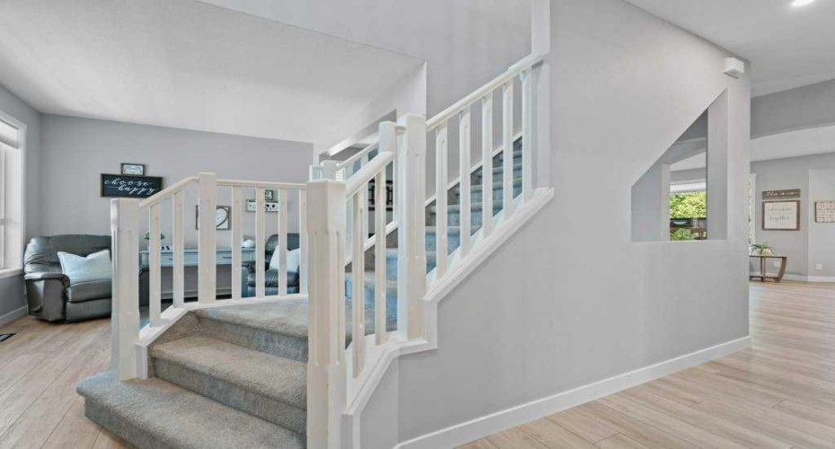 100 Drake Landing Common, Okotoks, Alberta T1S 2M7, 5 Bedrooms Bedrooms, ,4 BathroomsBathrooms,Residential,For Sale,Drake Landing,A2315585