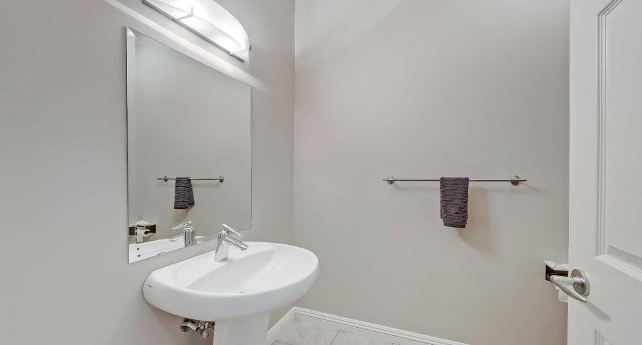 196 Hawkmere Way, Chestermere, Alberta T1X 0C9, 3 Bedrooms Bedrooms, ,3 BathroomsBathrooms,Residential,For Sale,Hawkmere,A2306632