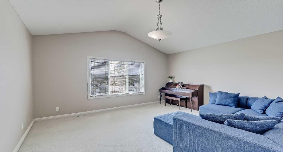 196 Hawkmere Way, Chestermere, Alberta T1X 0C9, 3 Bedrooms Bedrooms, ,3 BathroomsBathrooms,Residential,For Sale,Hawkmere,A2306632