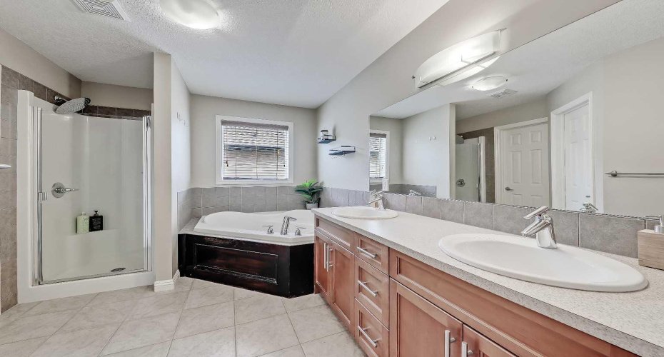 196 Hawkmere Way, Chestermere, Alberta T1X 0C9, 3 Bedrooms Bedrooms, ,3 BathroomsBathrooms,Residential,For Sale,Hawkmere,A2306632